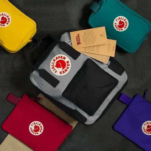 Компактний рюкзак Fjallraven Kanken 7л (27х21х10 см) – Сірий із чорними ручками